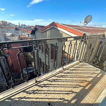 Muhtesem Tarihi Binada Dublex Apartmán
